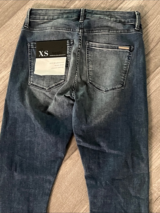 White House Black Market Other - Women’s Denim Legging Jeans - Dark Wash Blue, XS